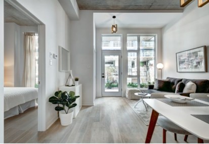 How much does an excess change the price of an insurance policy?