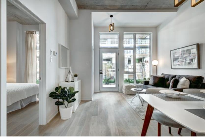 How much does an excess change the price of an insurance policy?
